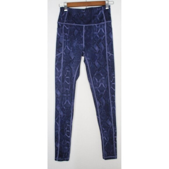 VSX Victoria's Secret Leggings Size 8 Blue Reptile Workout Yoga Leggings Pockets - Picture 1 of 12